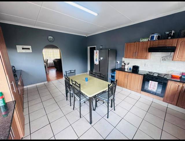 3 BEDROOM HOUSE FOR SALE IN WOODLANDS